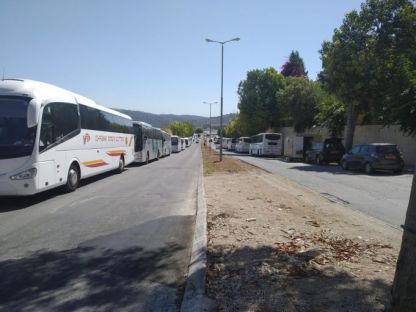 יומיים לפני פתיחת שנה"ל יצאה העירייה בבקשה לקבלת הצעות מחיר למכרז היסעים