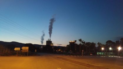 תלונה נגד מפעל המלט על פליטות עשן