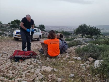 חילוץ מנחל דולב בעזרת יחידת החילוץ