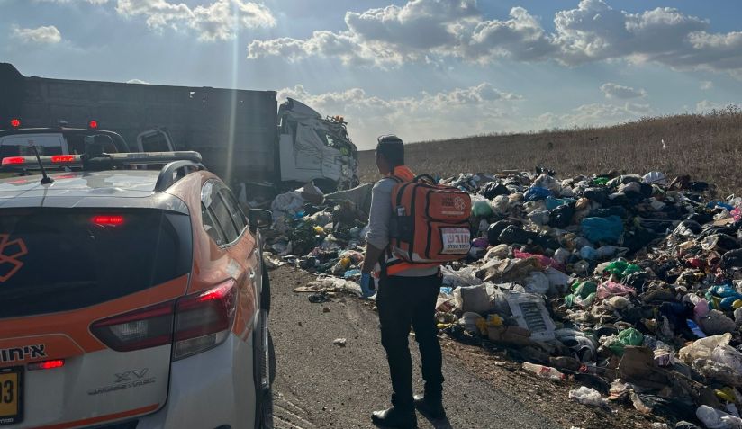 התהפכות משאית, צילום: איחוד והצלה