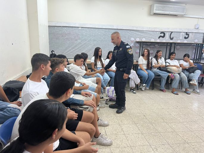 דוגמא אחרת: מפקד משטרה בכיתה בירושלים צילום: משטרת ישראל