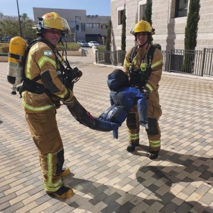 לוחמי האש תרגלו פעולות כיבוי, סריקה, אוורור, חילוץ ופינוי נפגעים