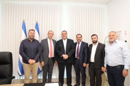 שר הפנים מגיע לעיר ומי נעדר?
