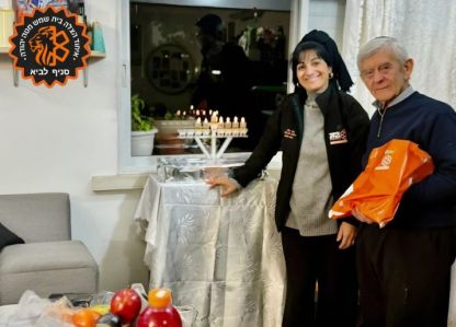 לא רק מיילדת, גם נותנת כבוד