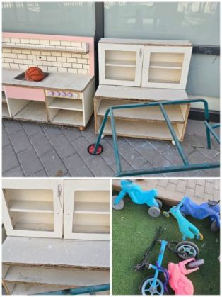 פתיחת שנה לא שמחה: ריהוט מרקיב טחון אבק בגן ריק מצעצועים
