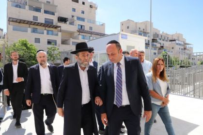 פותחים שנה