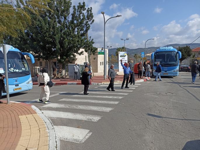 חניה בשולי הדרך בעיר.