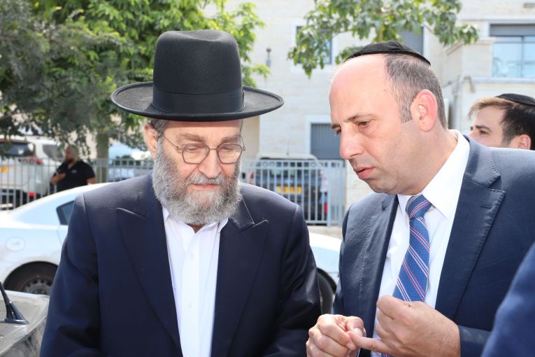 האם גפני יושיע את גרינברג?