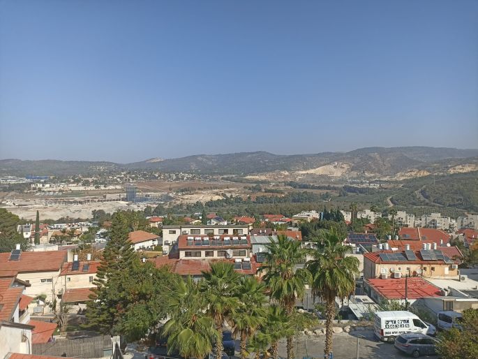 הנוף קסום, התוכן פחות