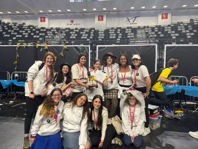 תלמידות הרובוטיקה