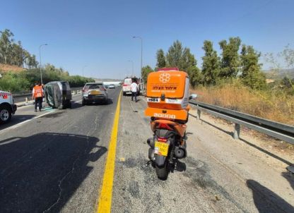 רכב התהפך בכביש 3855 בדרך לנחם