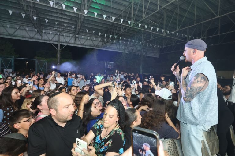 רביב כנר לפני הקהל הצעיר
