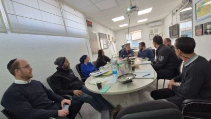 נמסרו דפיברילטורים למוסדות חינוך בעיר