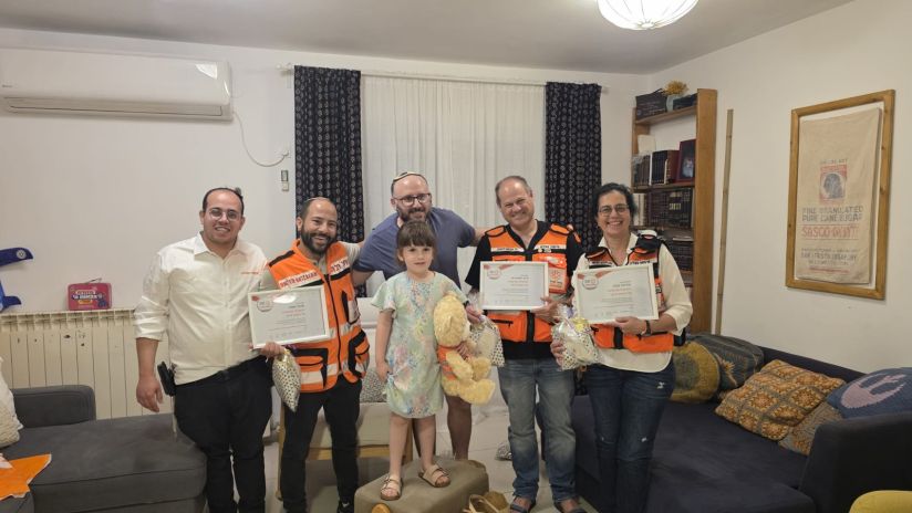 מזהים? מיקי גסטוירט שני מימין.... מזהים? מיקי גסטוירט שני מימין....