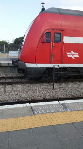 ברכבת או באוטובוסים