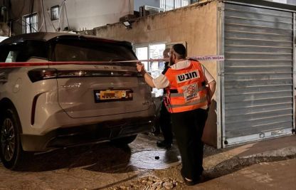 אדם בן 60 נדקר ברח בני דן, החשוד נעצר