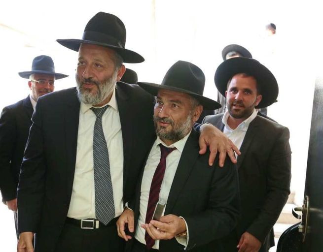 אבוטבול עם יו,ר ש"ס דרעי אבוטבול עם יו,ר ש"ס דרעי