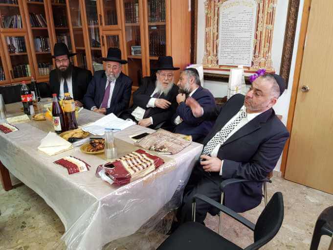 הרב מורסיא משמאל עם המרא דאתרא וראש המועצה הדתית