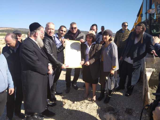 השר גלנט בנווה שמיר